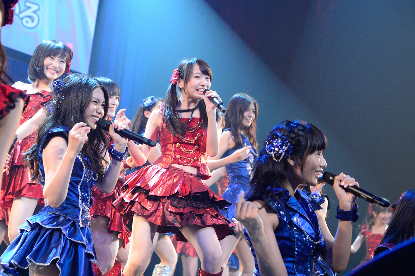 AKB48「AKB48グループ同時開催コンサートin横浜～来年こそランクインするぞ決起集会～」（C）AKS