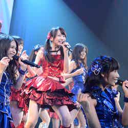 AKB48「AKB48グループ同時開催コンサートin横浜～来年こそランクインするぞ決起集会～」（C）AKS
