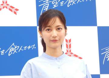 生田絵梨花 揺れるポニテがかわいい！青空の下で圧倒的透明感放つ 「三ツ矢サイダー」イベントに登場