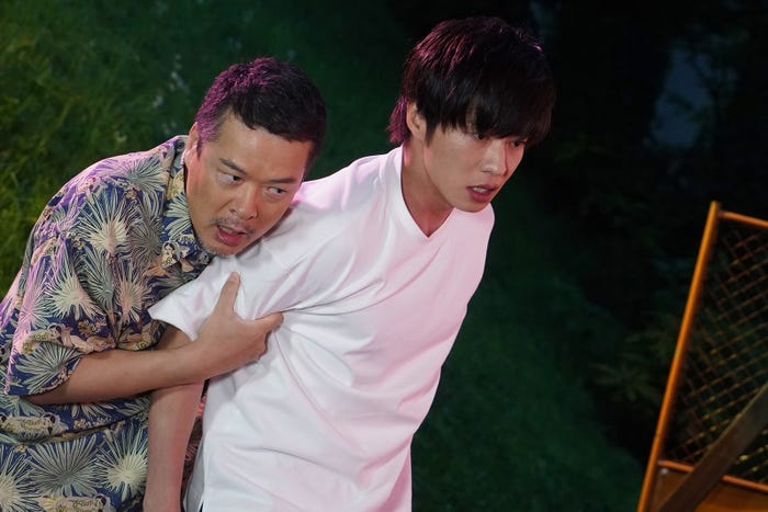 田中哲司、田中圭/「あなたの番です」第14話より(C)日本テレビ