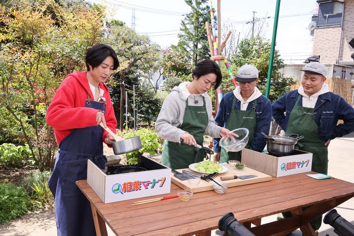 相葉雅紀、亀梨和也、小峠英二、岡部大(C)テレビ朝日