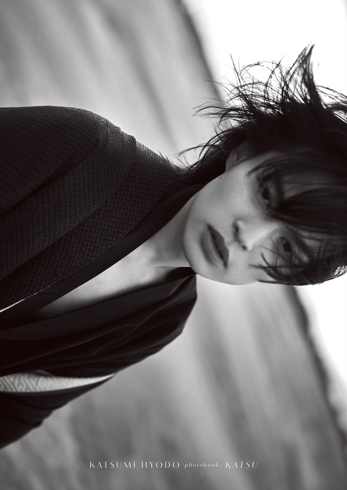 兵頭功海 ファースト写真集「かつ」通常版カバー（画像提供：ワニブックス）