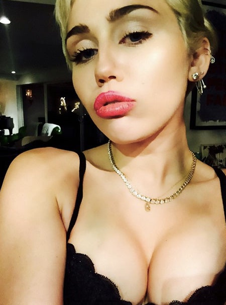 マイリー・サイラス、巨乳アピールで路線変更？