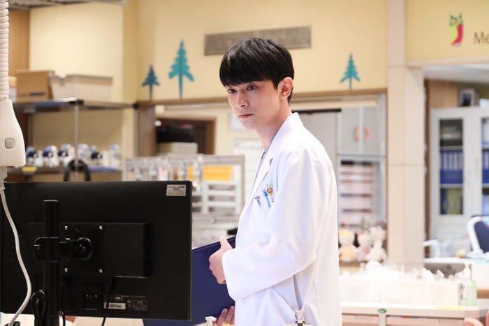 吉沢亮「PICU 小児集中治療室」第2話より(C)フジテレビ