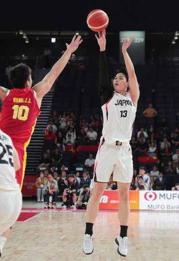 バスケ男子 日本が64年ぶり決勝進出でメダル確定！若手主体チームで中国を19点差圧倒し史上初金メダル王手 圧巻3P12本成功 20日決勝で韓国と激突【アジア大会】