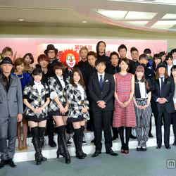 「日本レコード大賞」記者会見に登場したAKB48（渡辺麻友、篠田麻里子、大島優子）、三代目 J Soul Brothers、AAAら