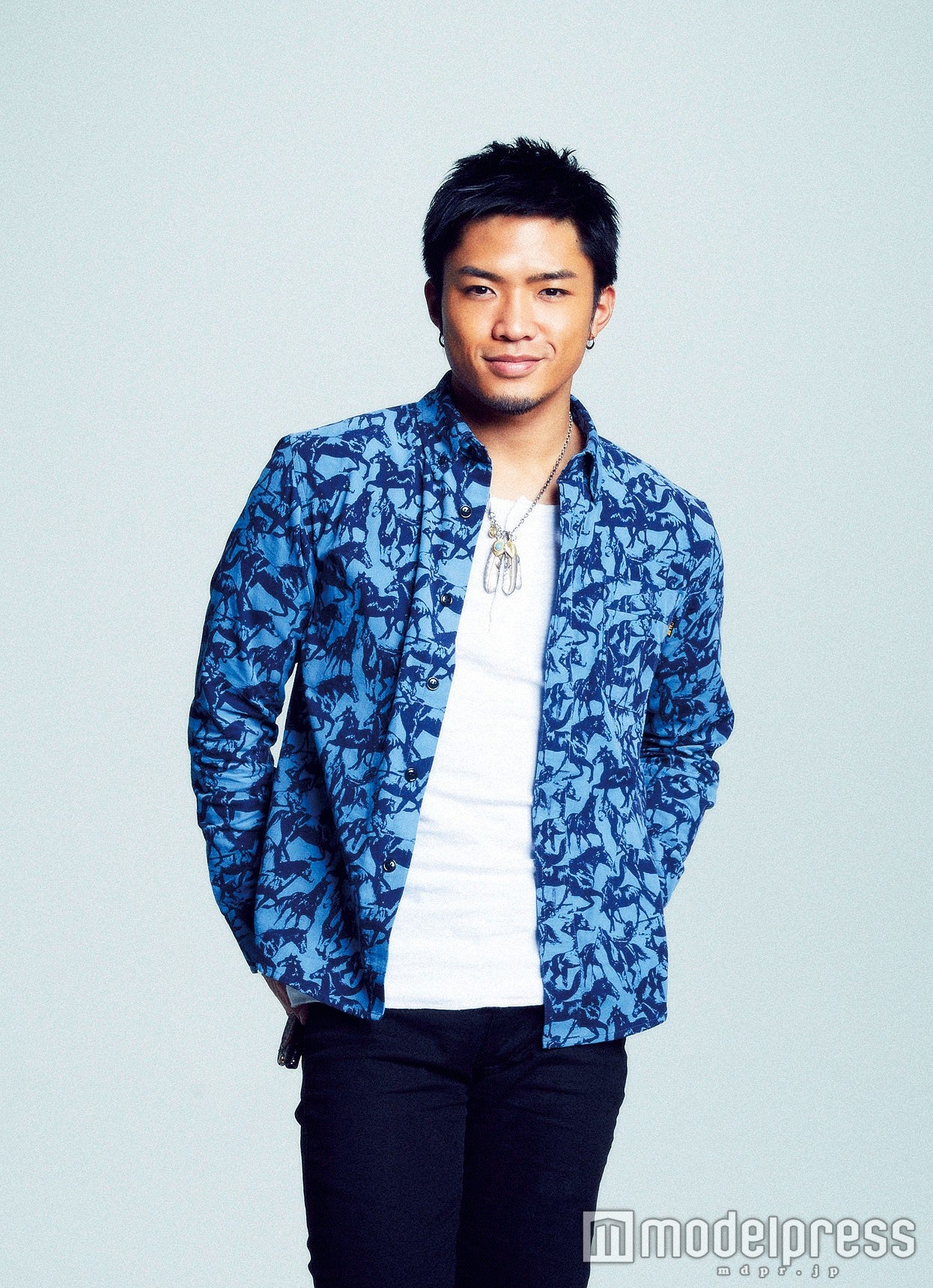 数原龍友／「steady.」4月号より（画像提供：宝島社）