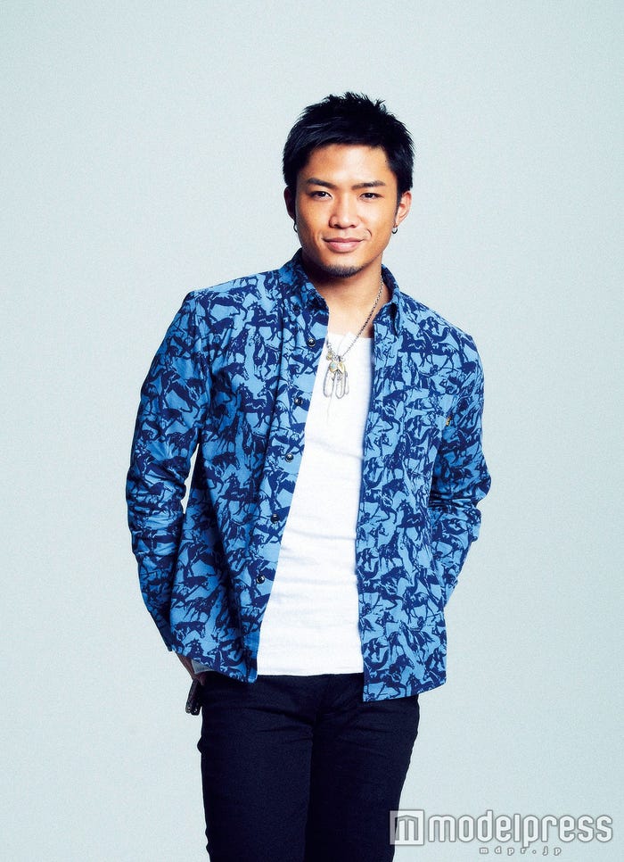 数原龍友/「steady.」4月号より(画像提供:宝島社)