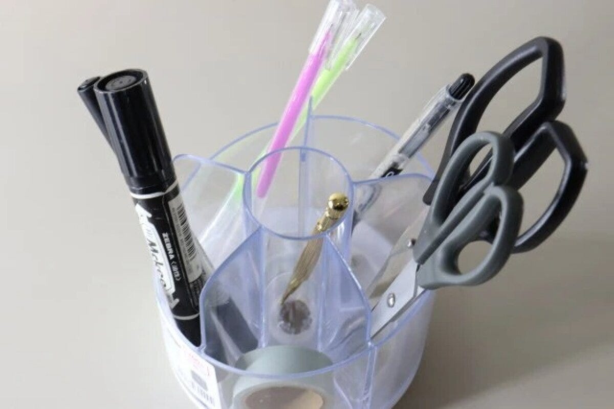 ダイソー　回転式ペン立て
