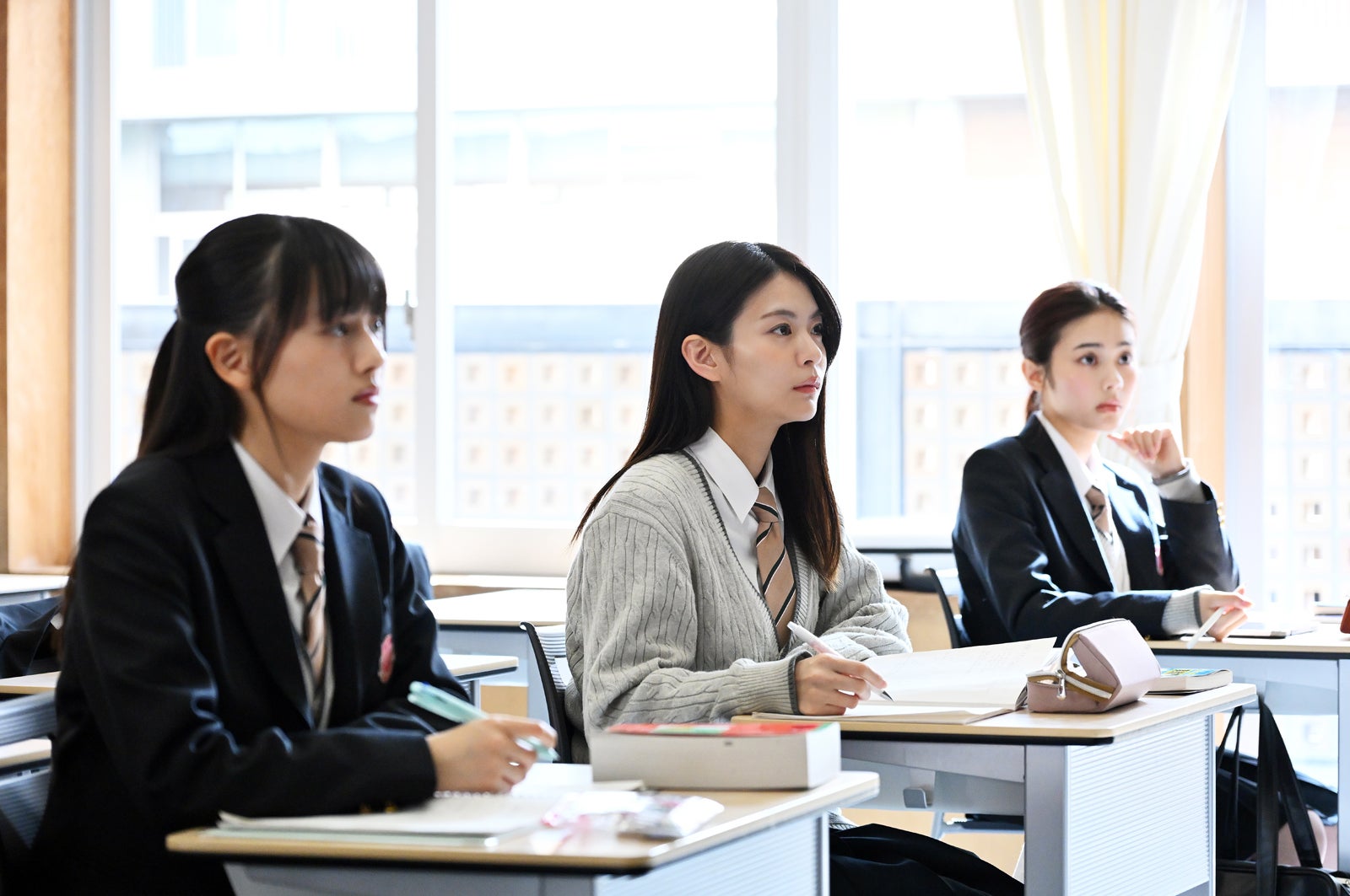 上坂樹里、永瀬莉子、安斉星来「御上先生」第9話（C）TBS