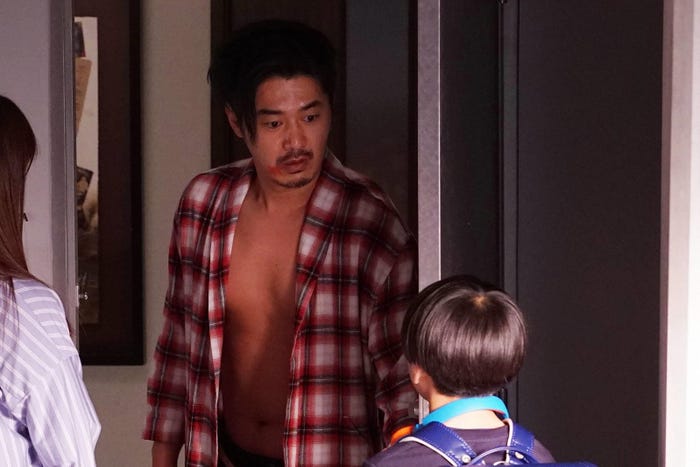 平山浩行/「隣の家族は青く見える」第5話より(C)フジテレビ