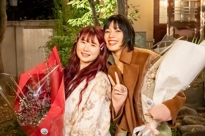 小野花梨、石井杏奈(C)フジテレビ