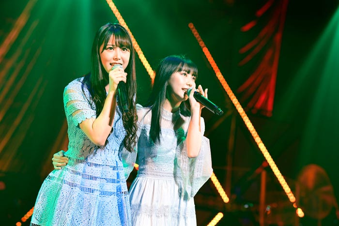 白間美瑠、田中美久「第8回 AKB48紅白対抗歌合戦」(C)AKS