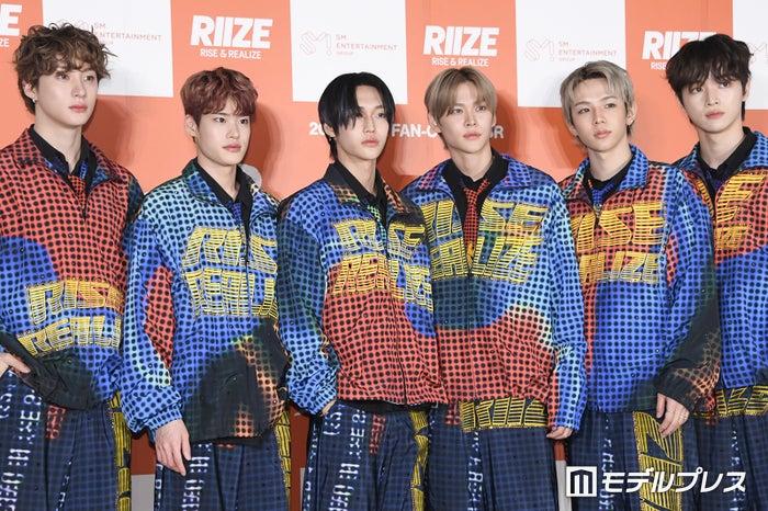 RIIZE、メンバー3人の日本満喫ショット公開「住宅街にいるの新鮮」「遭遇した人が羨ましい」と反響