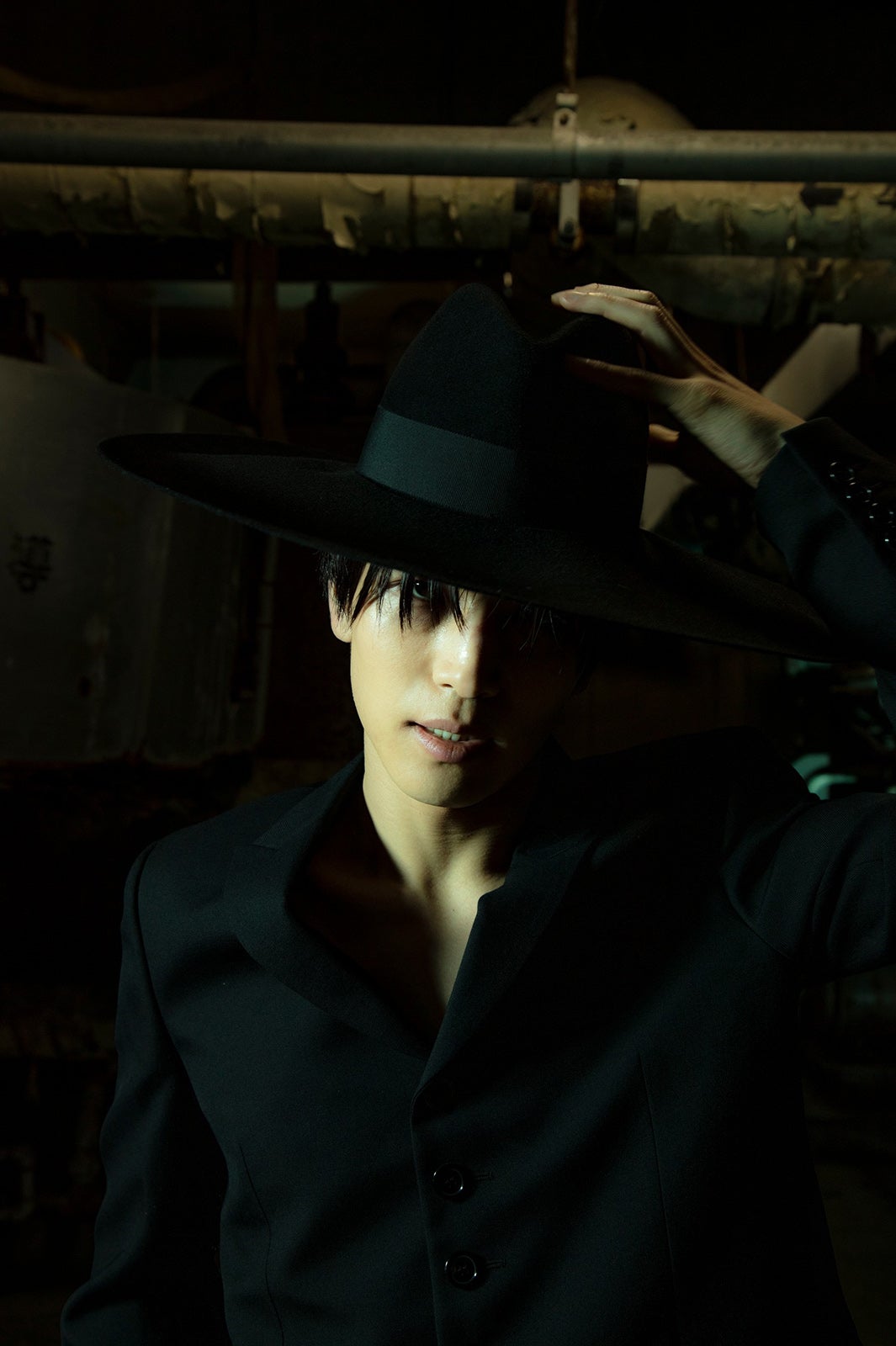 岩田剛典／岩⽥剛典写真集「Layer～Evolution from “Spin” and to the future～」より（撮影：永瀬正敏／講談社）