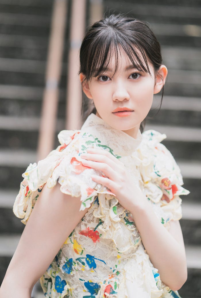 「B.L.T.」2021年12月号セブンネットショッピング購入特典ポストカード:松尾美佑(乃木坂46)(提供写真)