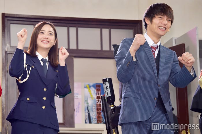 佐々木希、窪田正孝(C)モデルプレス