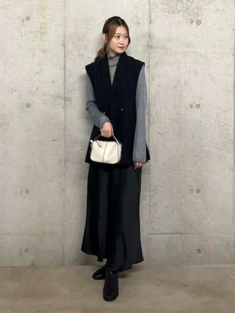 黒スカート 黒スカートコーデ