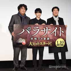 （左から）ポン・ジュノ監督、吉沢亮、ソン・ガンホ （C）モデルプレス