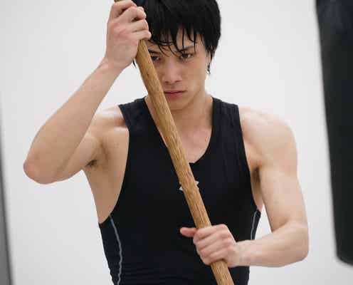 劇団EXILE鈴木伸之、肉体美を披露 「東京喰種」劇中トレーニング写真解禁
