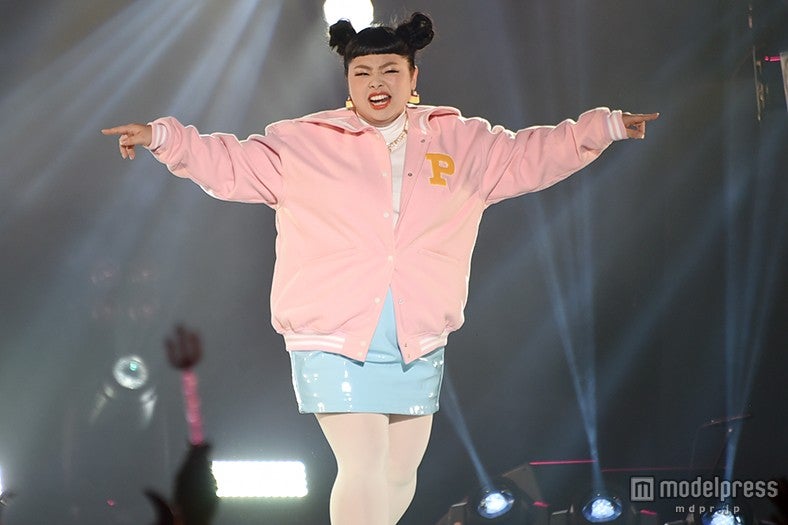 渡辺直美のコミカル＆キュートなランウェイに会場大熱狂 女子人気の高さ見せる