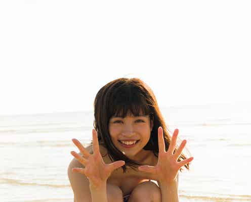 「中学聖日記」出演で話題の中田青渚、水着でスレンダーボディ&笑顔全開