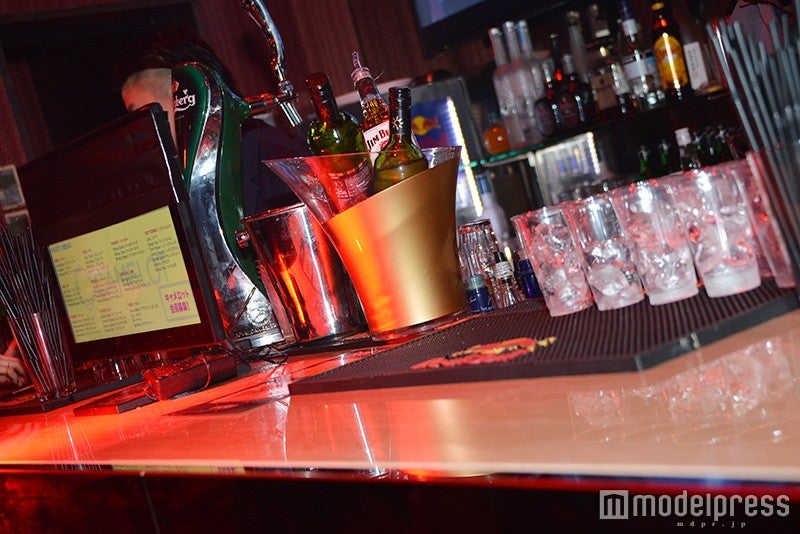 アルコールも充実 （C）モデルプレス