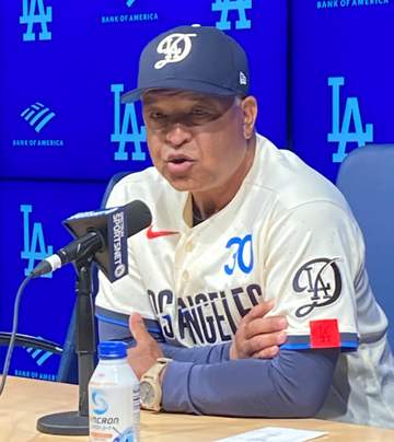 ロバーツ監督 ミジオロウスキーにお手上げ「あのレベルの投手相手は言うほど簡単でない」五回1死満塁から大谷翔平、フリーマンが連続三振