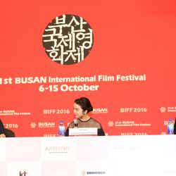 （左から）新海誠監督、上白石萌音、神木隆之介（C）2016「君の名は。」製作委員会
