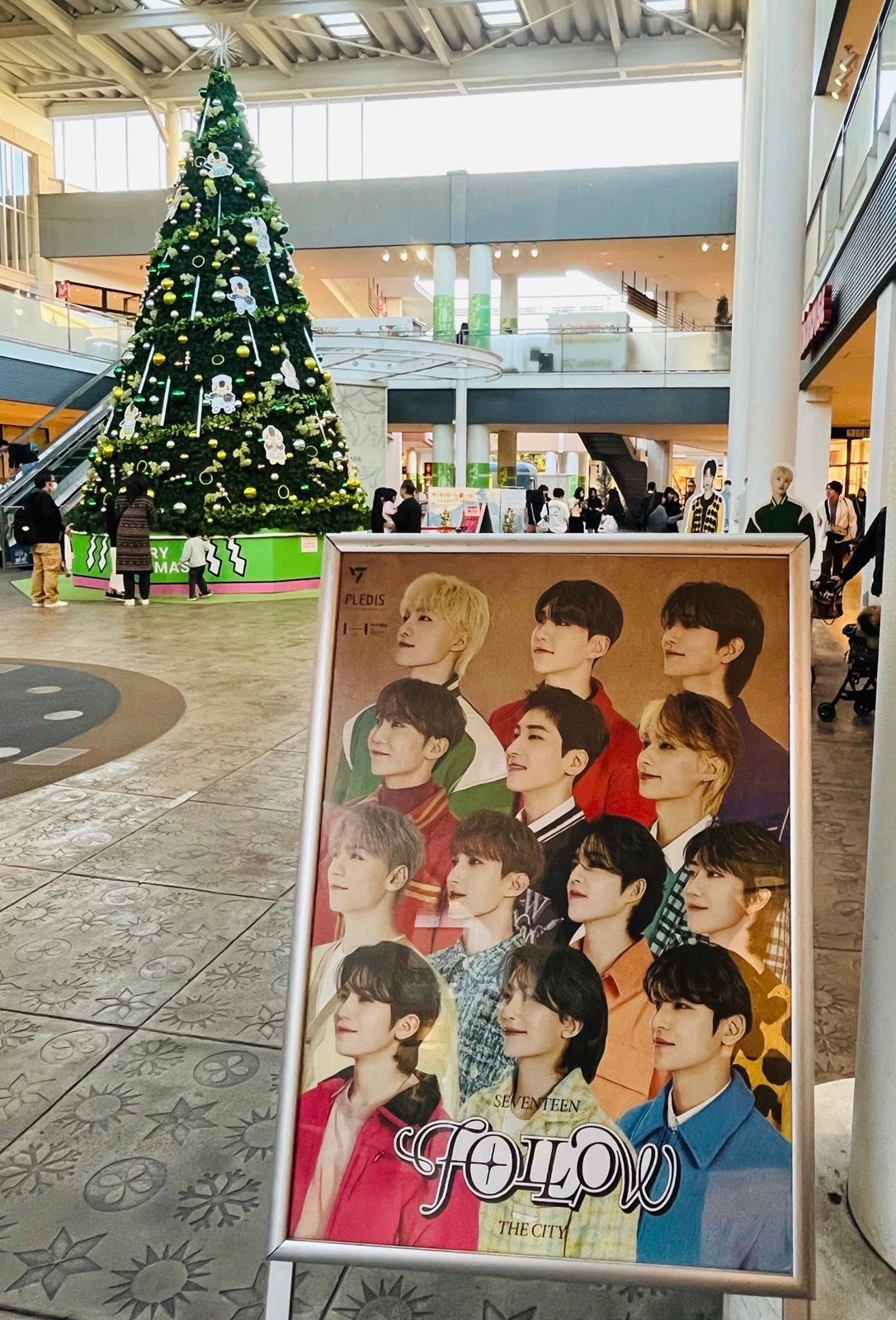 SEVENTEEN 'FOLLOW' THE CITY 三井アウトレットパーク入間（C）HYBE JAPAN