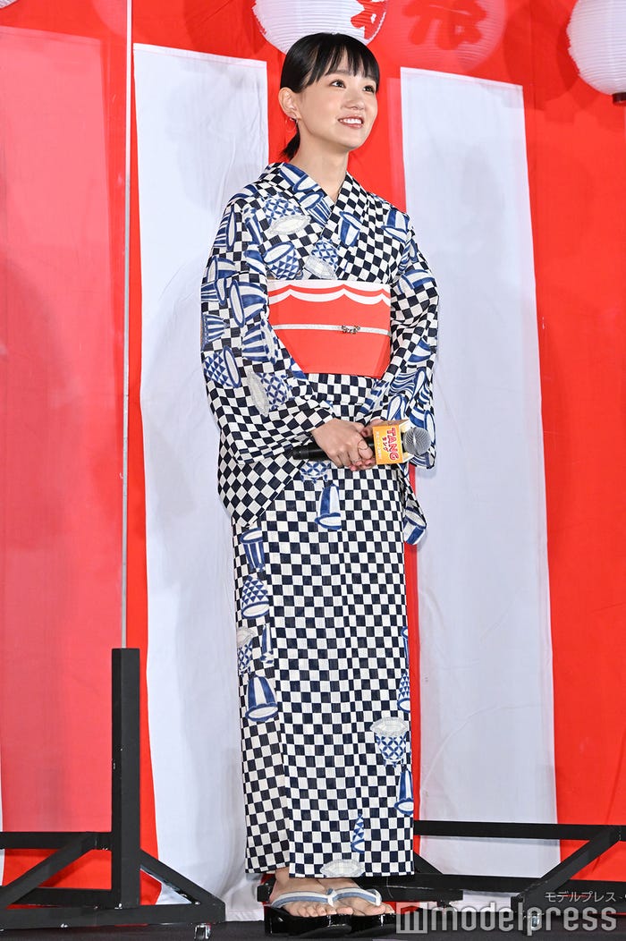 奈緒(C)モデルプレス