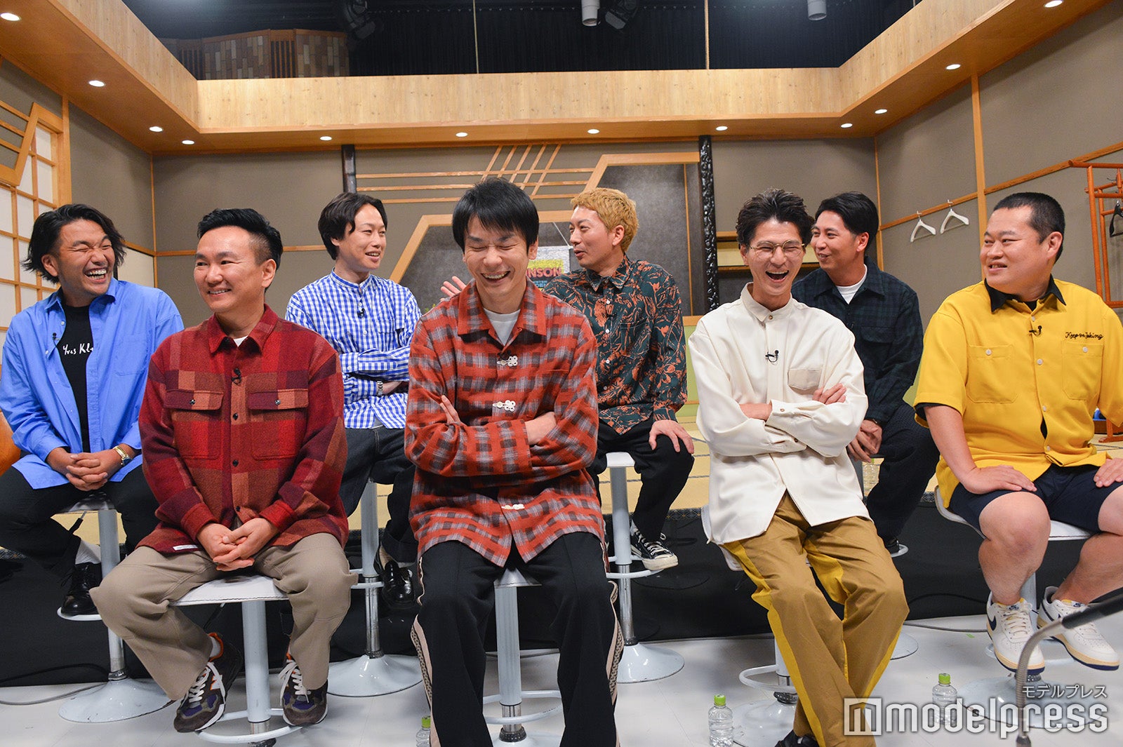 「ジョンソン」囲み取材の模様（C）モデルプレス