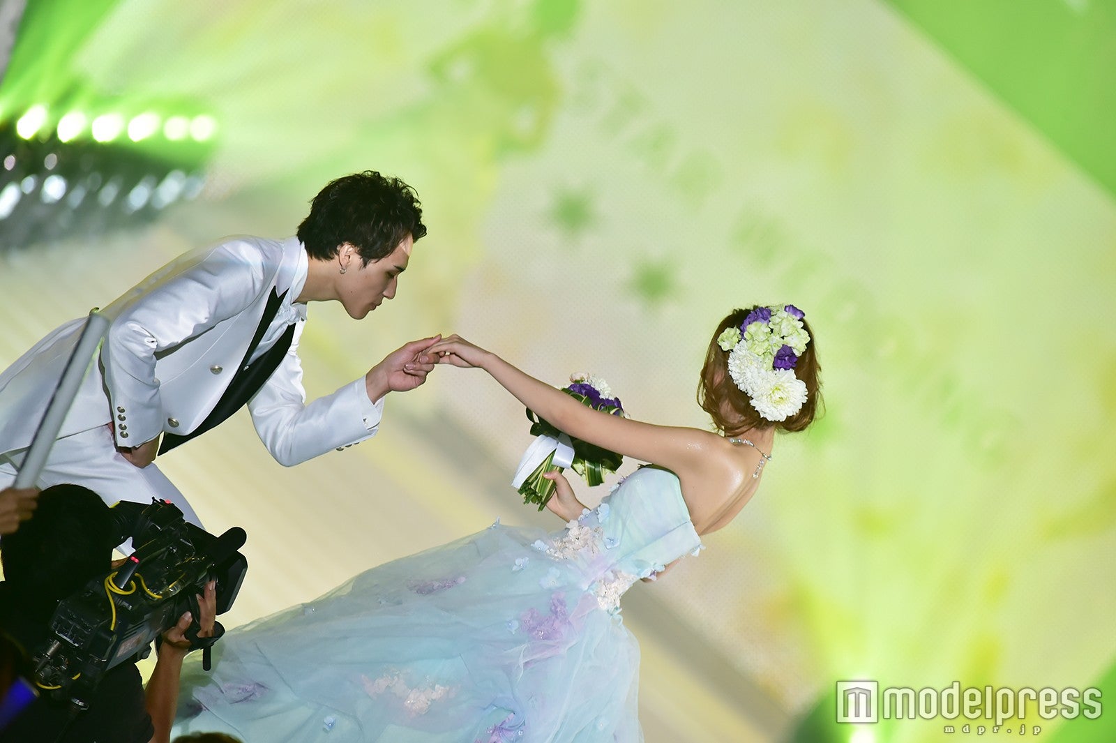 （左から）梅村ジョー、畔勝遥（C）モデルプレス