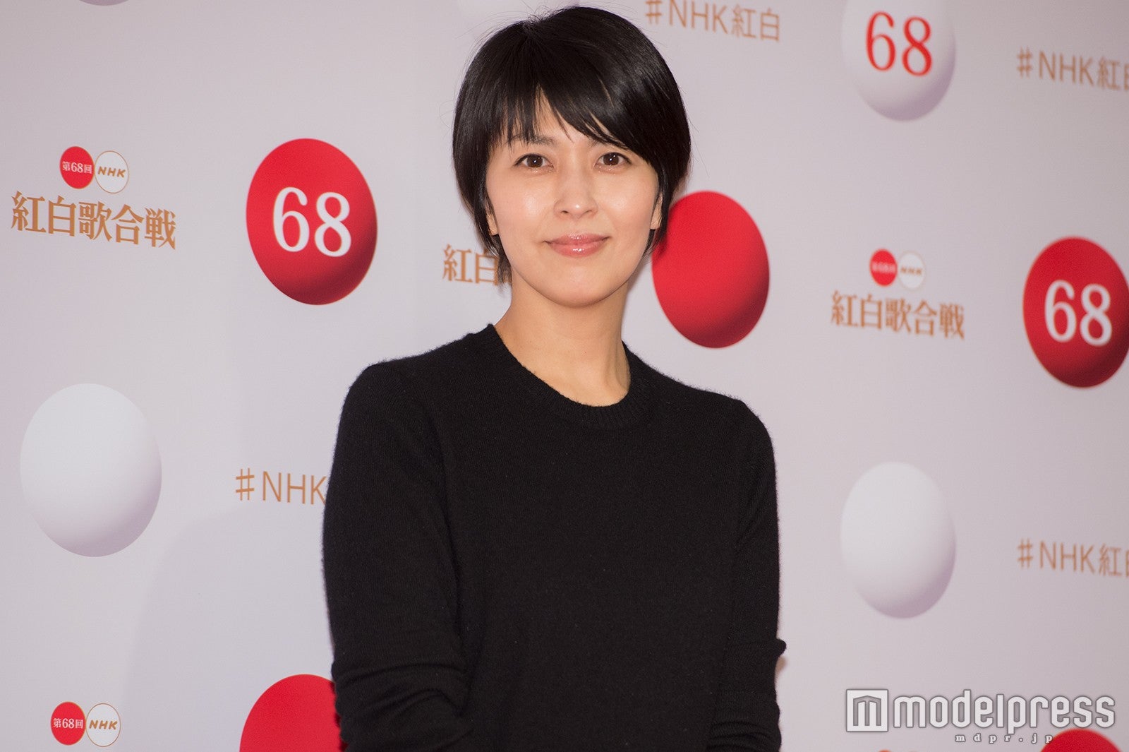 松たか子 葵わかな 高橋一生見守る中 わろてんか 主題歌披露 紅白本番 モデルプレス 松たか子 葵わかな 高橋一生見守る中 わろてんか 主題歌披露 紅白本番 モデルプレス