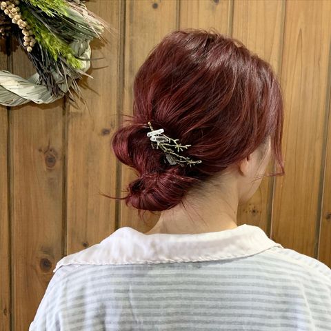 ミディアム 結婚式の二次会向けの髪型15選 自分でできるお呼ばれヘアカタログ モデルプレス