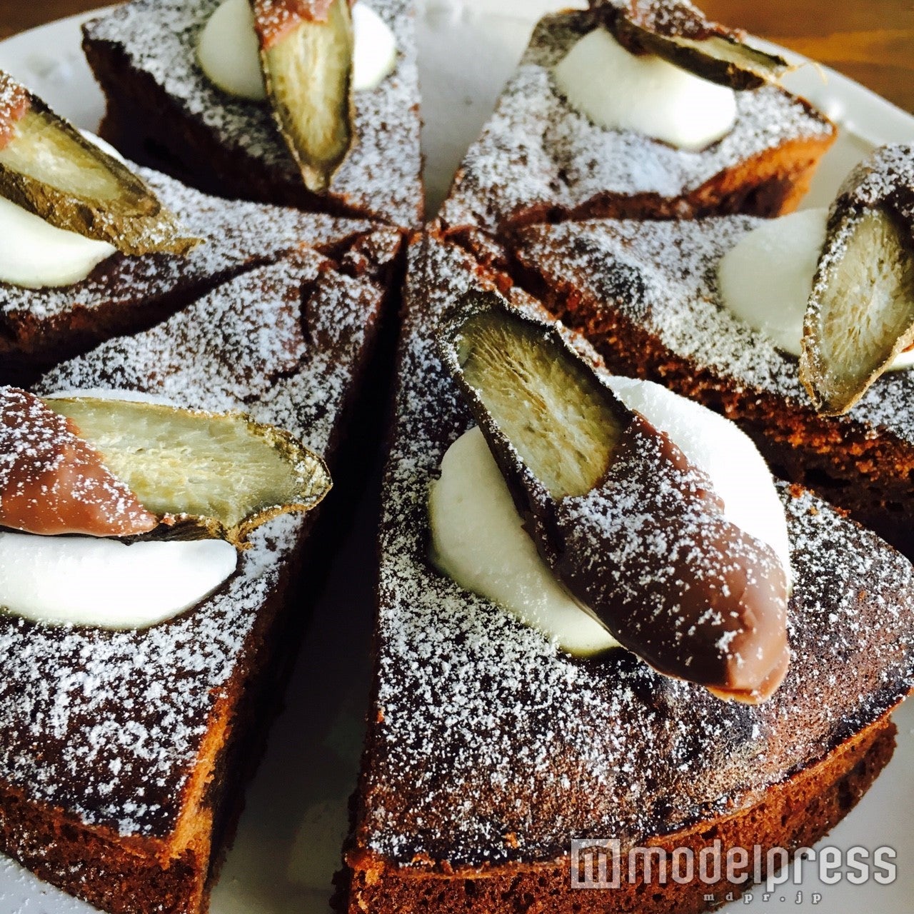 “ごぼうのガトーショコラ”／画像提供：柏原歩