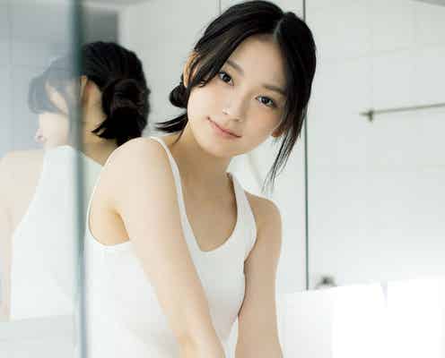 HKT48最上奈那華、ノースリーブ姿で素肌魅せ 圧倒的存在感放つ