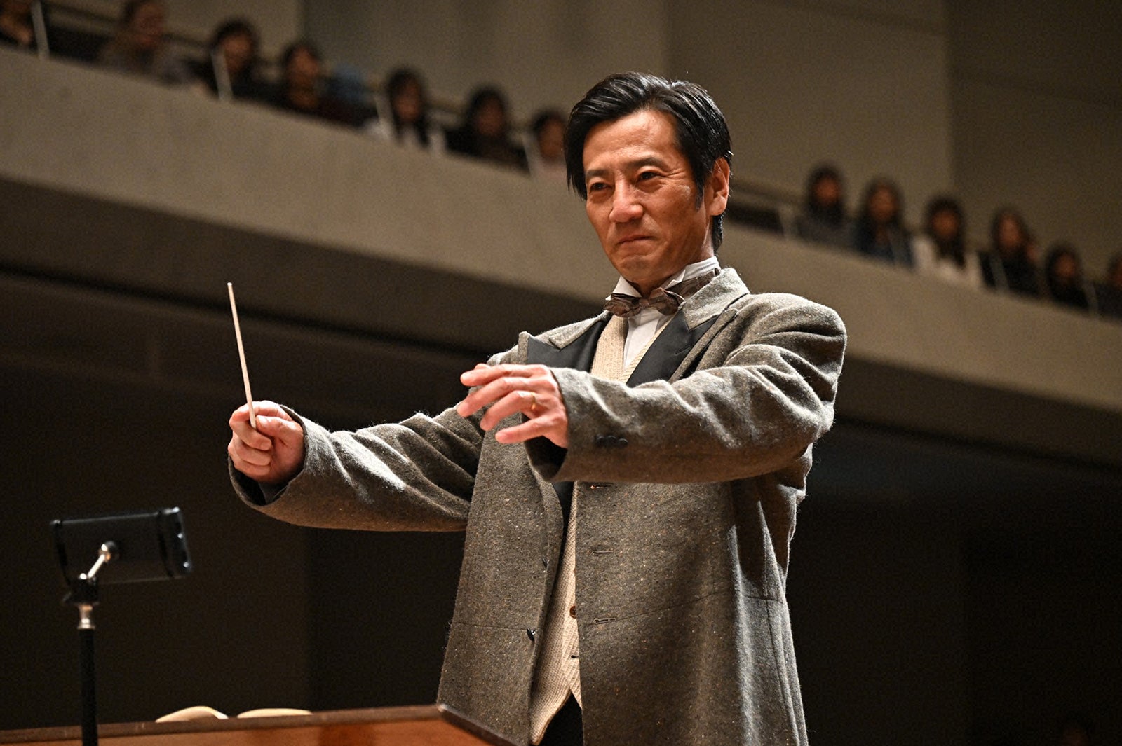 「さよならマエストロ」津田寛治、指揮シーン裏話＆号泣した“終盤の見どころ”明かす＜インタビュー＞