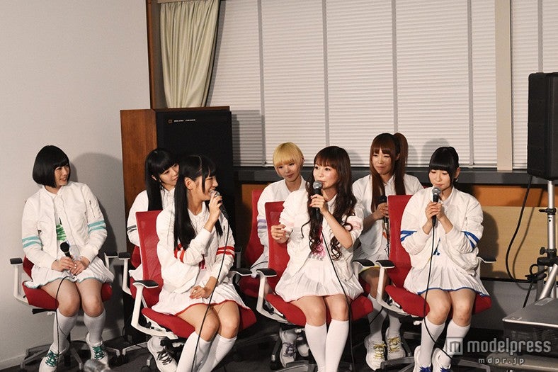 トーク中の様子／中川翔子＆でんぱ組.inc