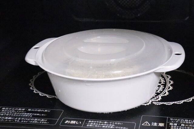 セリアの電子レンジ調理器