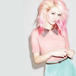 ピンク髪 ふくれっ面の注目モデルが Forever 21 のイメージモデルに モデルプレス