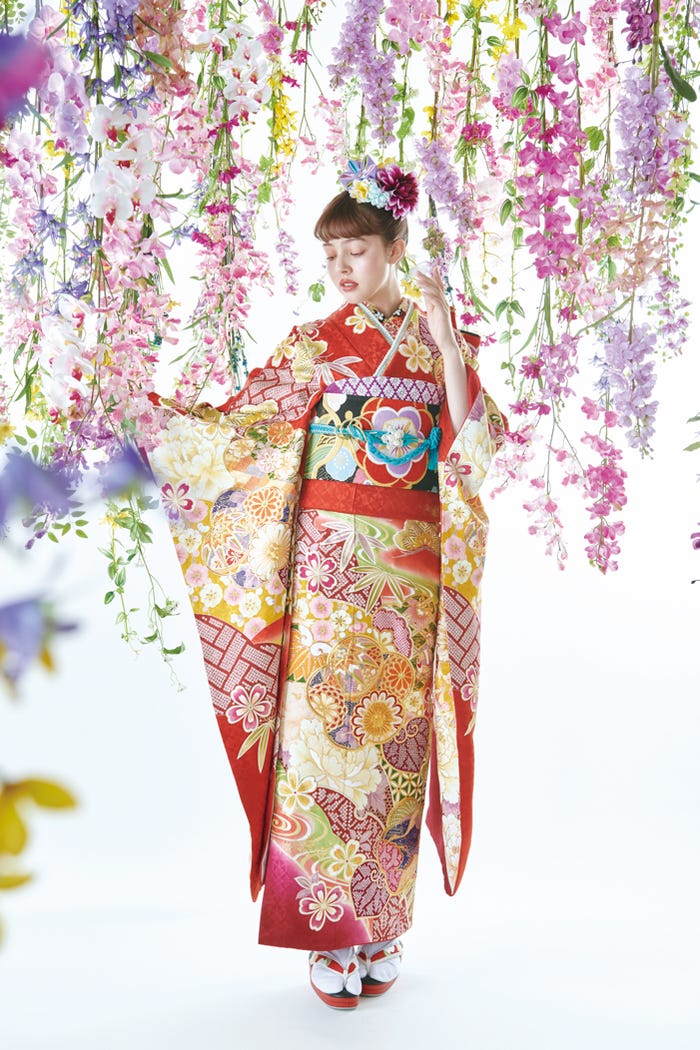 加藤ナナ(提供写真)/衣装提供 (株)一蔵