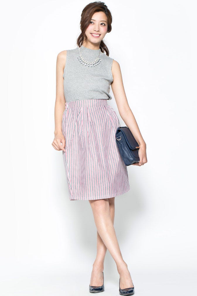 ストライプタックタイトスカート「DEPARTMENT」2,388円(税込)