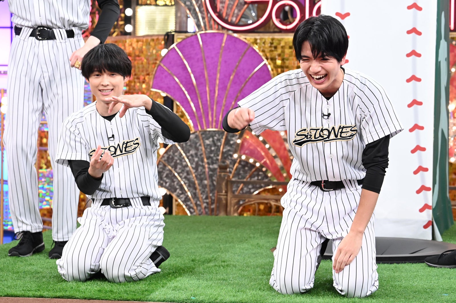 松村北斗、高地優吾（C）日本テレビ