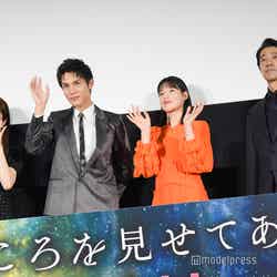 （左から）矢田亜希子、中川大志、石井杏奈、堤真一（C）モデルプレス