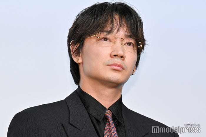 綾野剛(C)モデルプレス