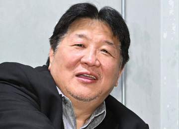 えっ！？「おじいちゃんになったな」喜寿の“組長”久々の近影にファン衝撃 前田日明とタイガーマスクも集結に「3ショットは本当に感動」