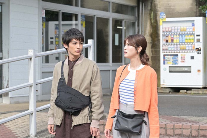 神尾楓珠、生見愛瑠「くるり~誰が私と恋をした?~」第5話より(C)TBS