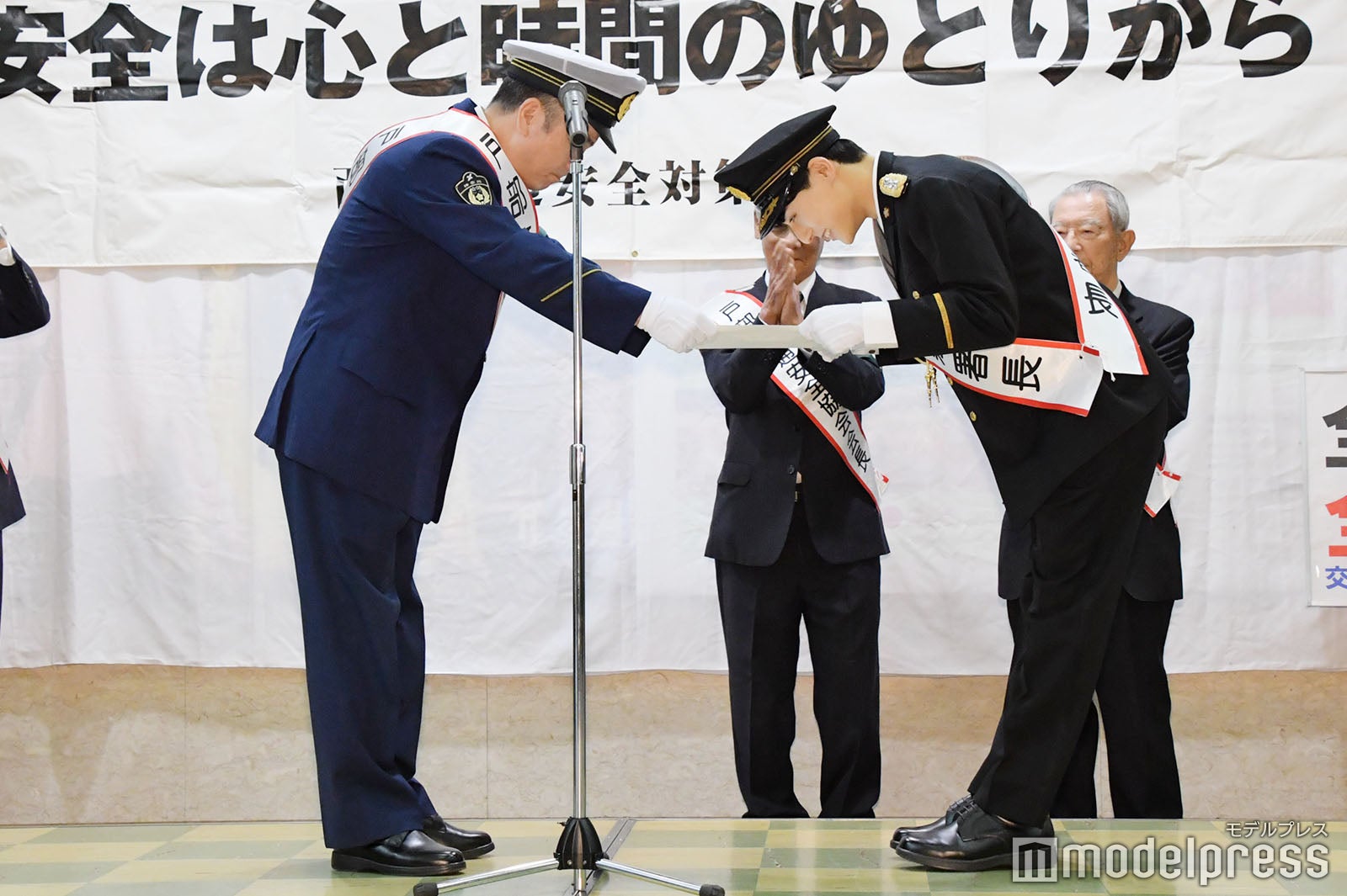 ユースケ（右） （C）モデルプレス