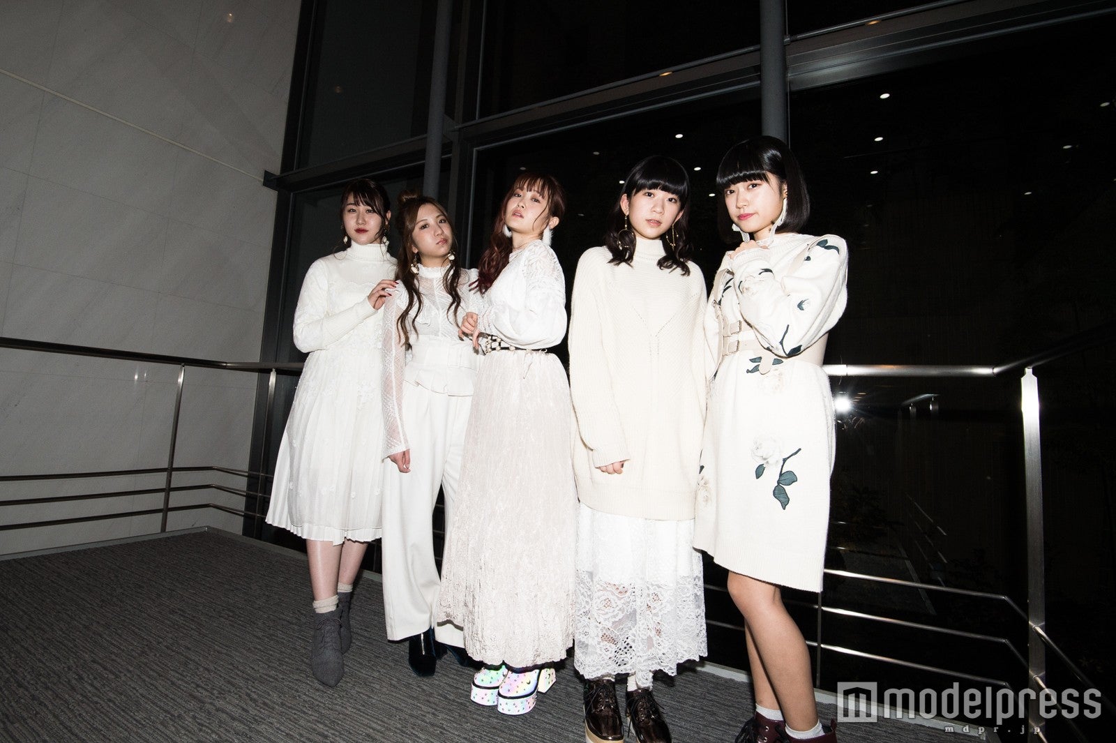 Little Glee Monster（左から）かれん、MAYU、芹奈、manaka、アサヒ（C）モデルプレス